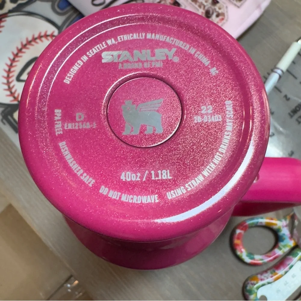 Stanley + Starbucks - 40oz H2.0 Tumbler -Shimmery + Shine in 2 colors of pink - Picture 4 of 5